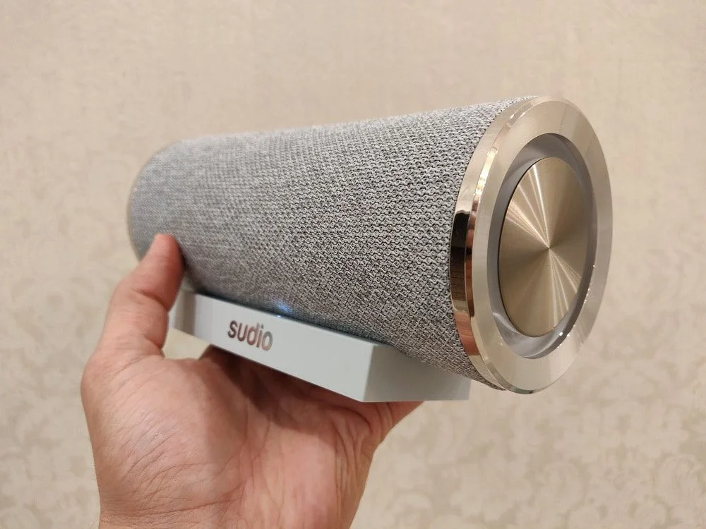 Sudio FEMTIO side Sudio FEMTIO side