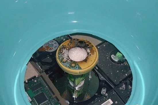 طريقة عمل مكينة حلويات بواسطة هارديسك قديم 10 CANDYMACHINE8