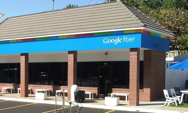كم هي سرعة انترنت قوقل فايبر في امريكا ؟ Google Fiber 3 Google Fiber Store