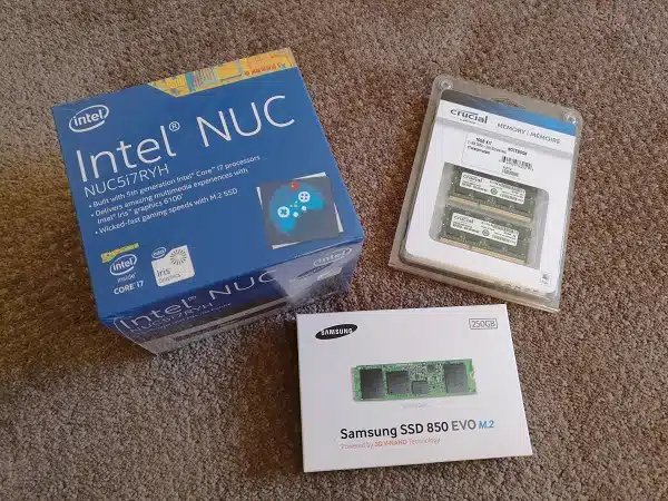 كمبيوتر إنتل نوك intel NUC 2 NUC RAM SSD
