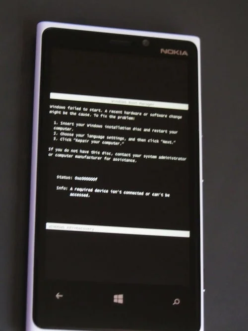 رسالة خطأ في هاتف ويندوز فون تطلب ادخال السي دي ! 1 Lumia 920 Error