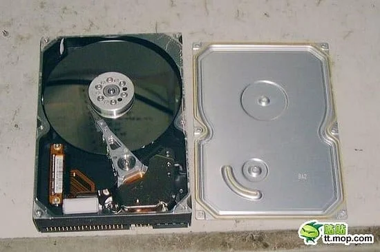 طريقة عمل مكينة حلويات بواسطة هارديسك قديم 2 Old-HDD
