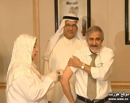 وزير الصحة أول من تطعم ضد انفلونزا الخنازير في الكويت