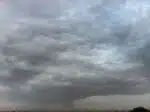 صور و فيديو حريق التواير في الكويت 17/4/2012 17 AqpliNNCMAAx1gR