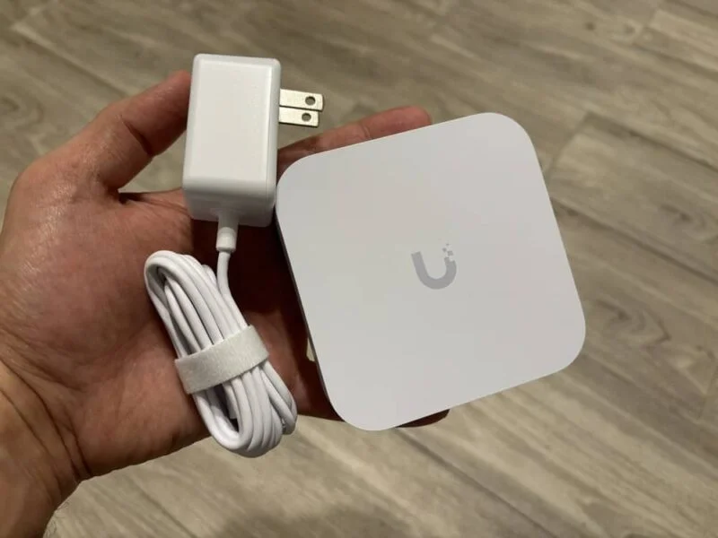 UXG-Lite-what-the-box UXG-Lite-what-the-box