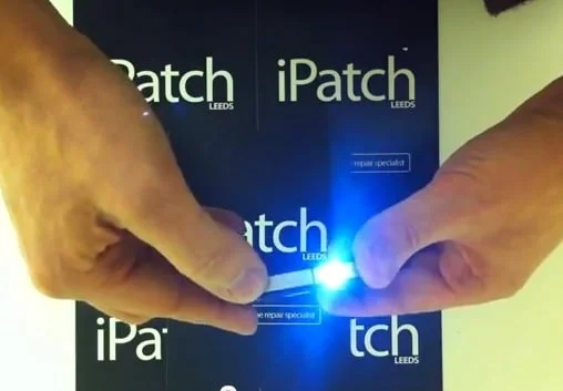 إضافة فلاش ( إضاءة ) للآيفون من خلال تعديل خاص