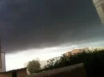 صور و فيديو حريق التواير في الكويت 17/4/2012 38 سماء سوداء